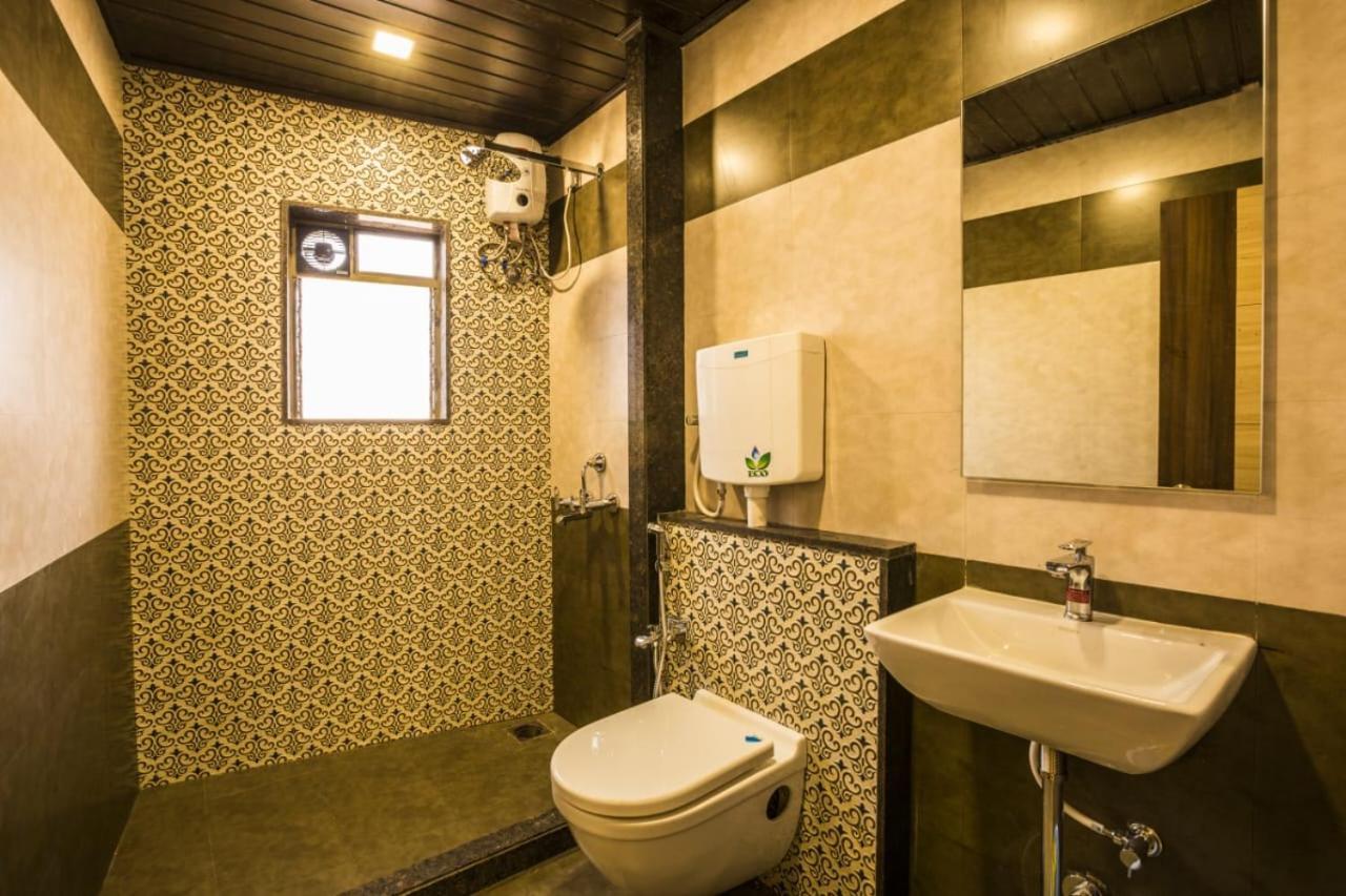 Hotel Golden Crown 孟买 外观 照片